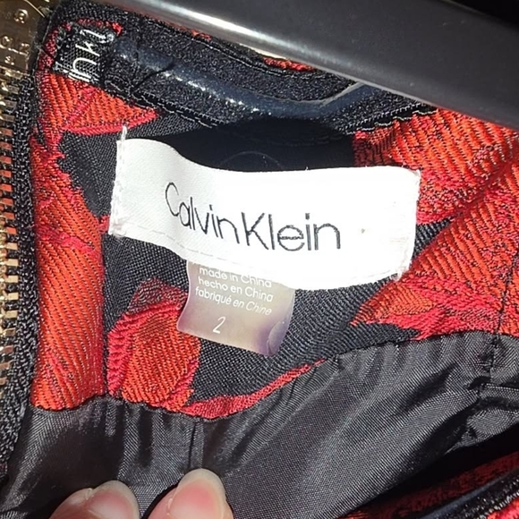 Calvin Klein Black and Red Floral Jaquard Mini Dress - Excellent Condition - S 2 - Picture 5 of 5